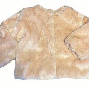 Adorable soft Girls Pink Faux fur coat NEW (ap)